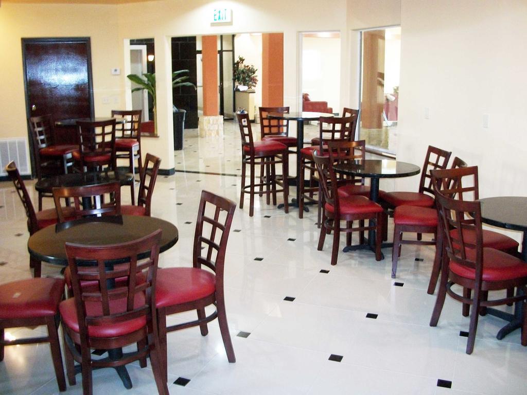 Robinson Inn And Suites Экстерьер фото