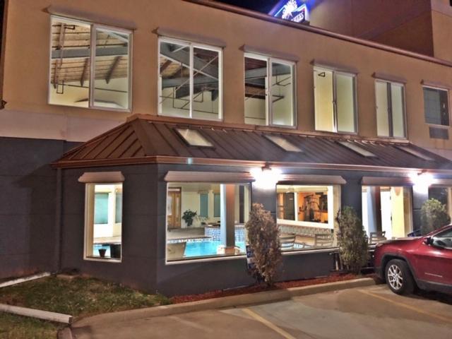 Robinson Inn And Suites Экстерьер фото